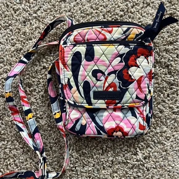 Vera Bradley Crossbody - Picture 1 of 8
